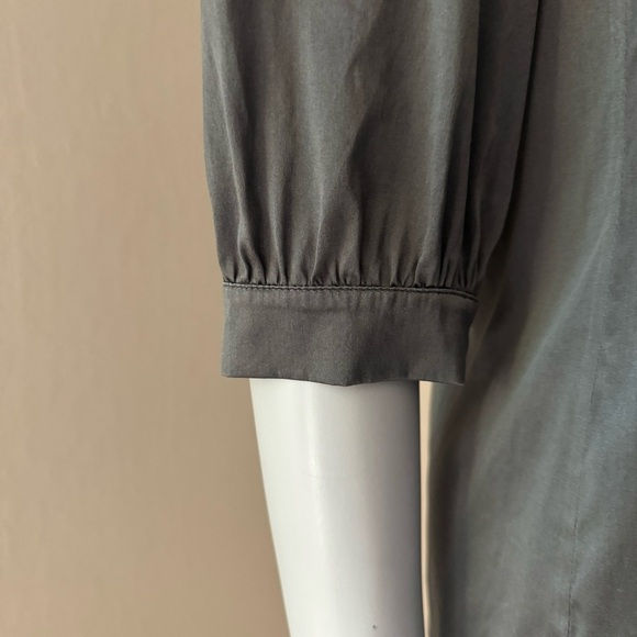 THOMAS PINK Silk Ruffle Neck Blouse Gray V- Neck 3/4 Sleeve Size 6 - Picture 12 of 16